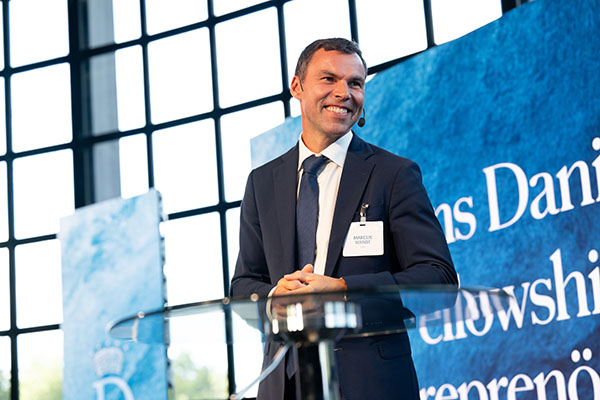 Marcus Wandt leende p&aring; scen